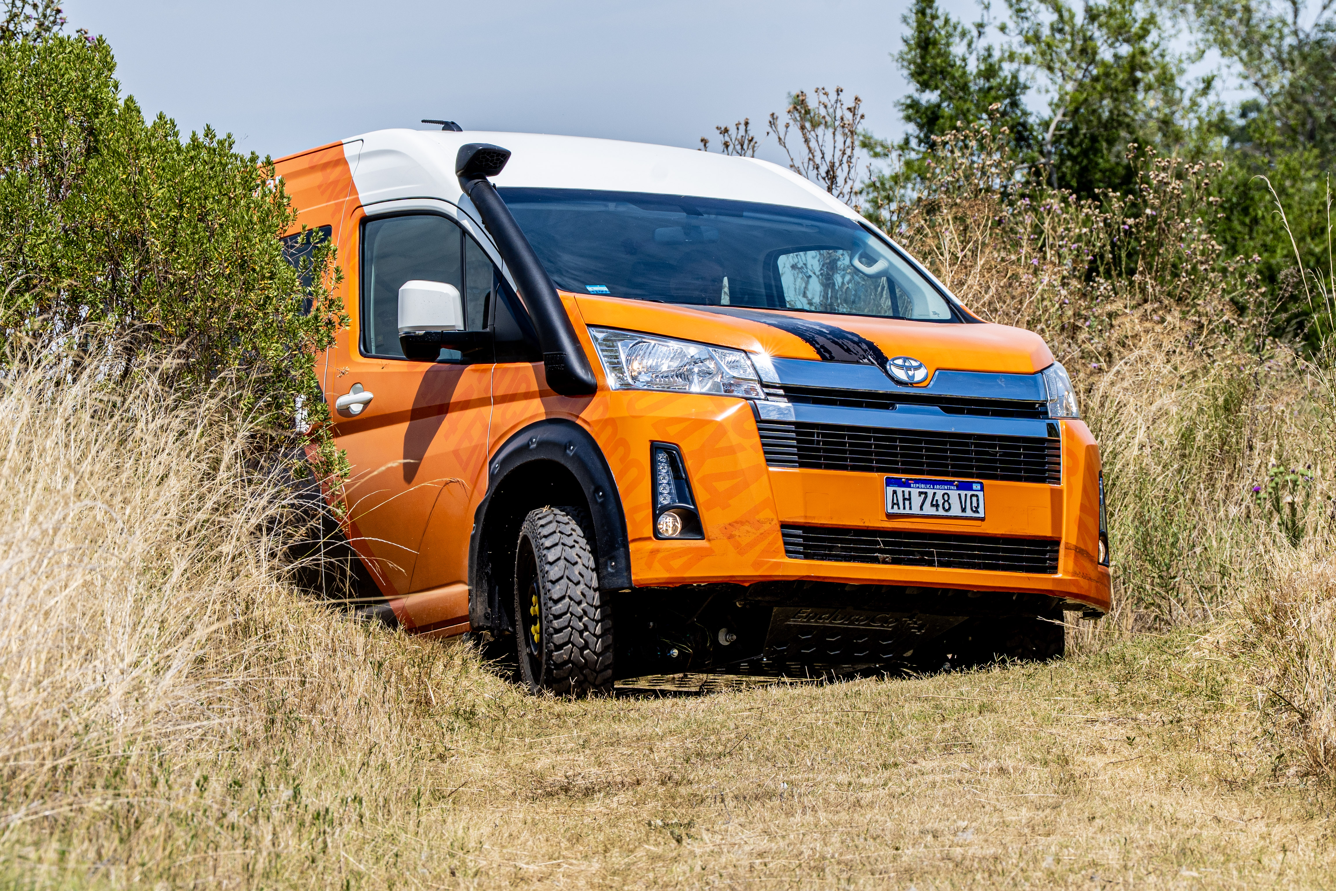EnduroCo Hiace 4x4 en playa